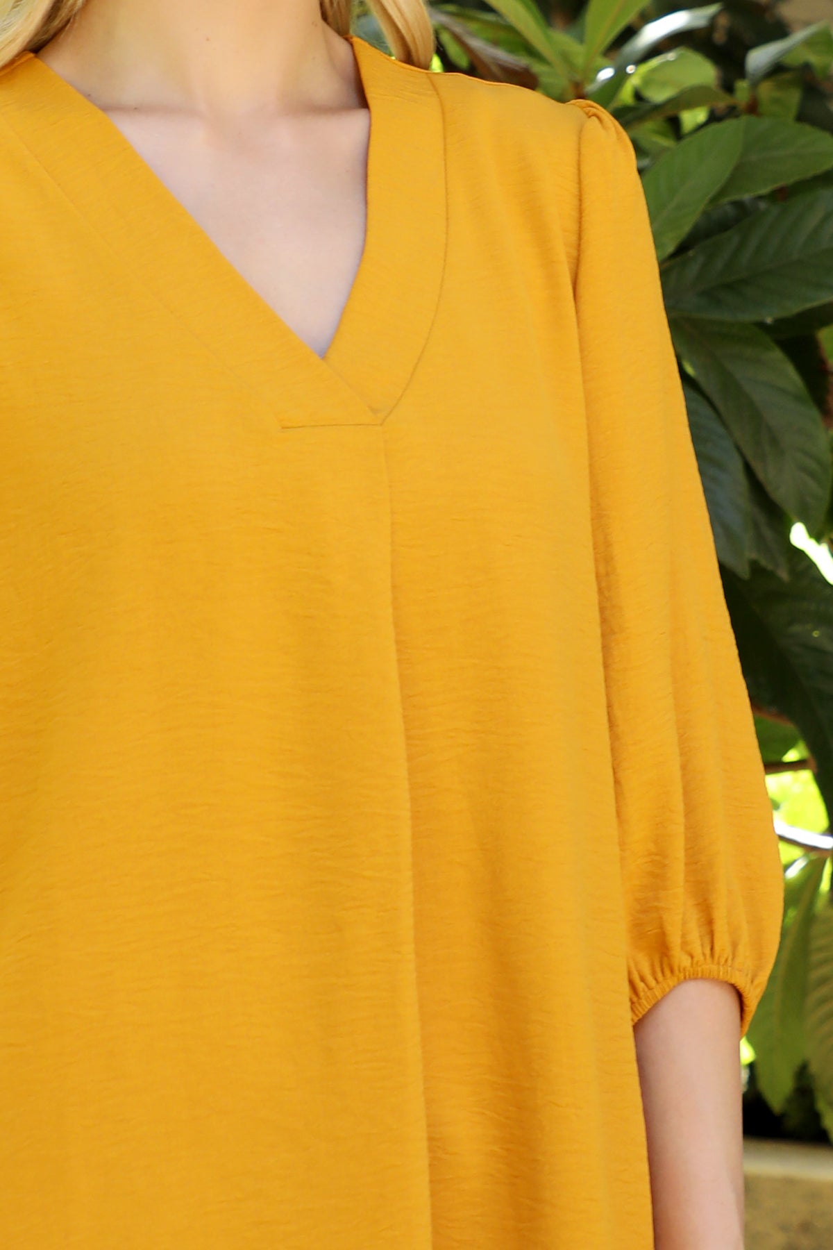 Plus Size V-Neck Band Elastic Tunnel Sleeve Woven Top