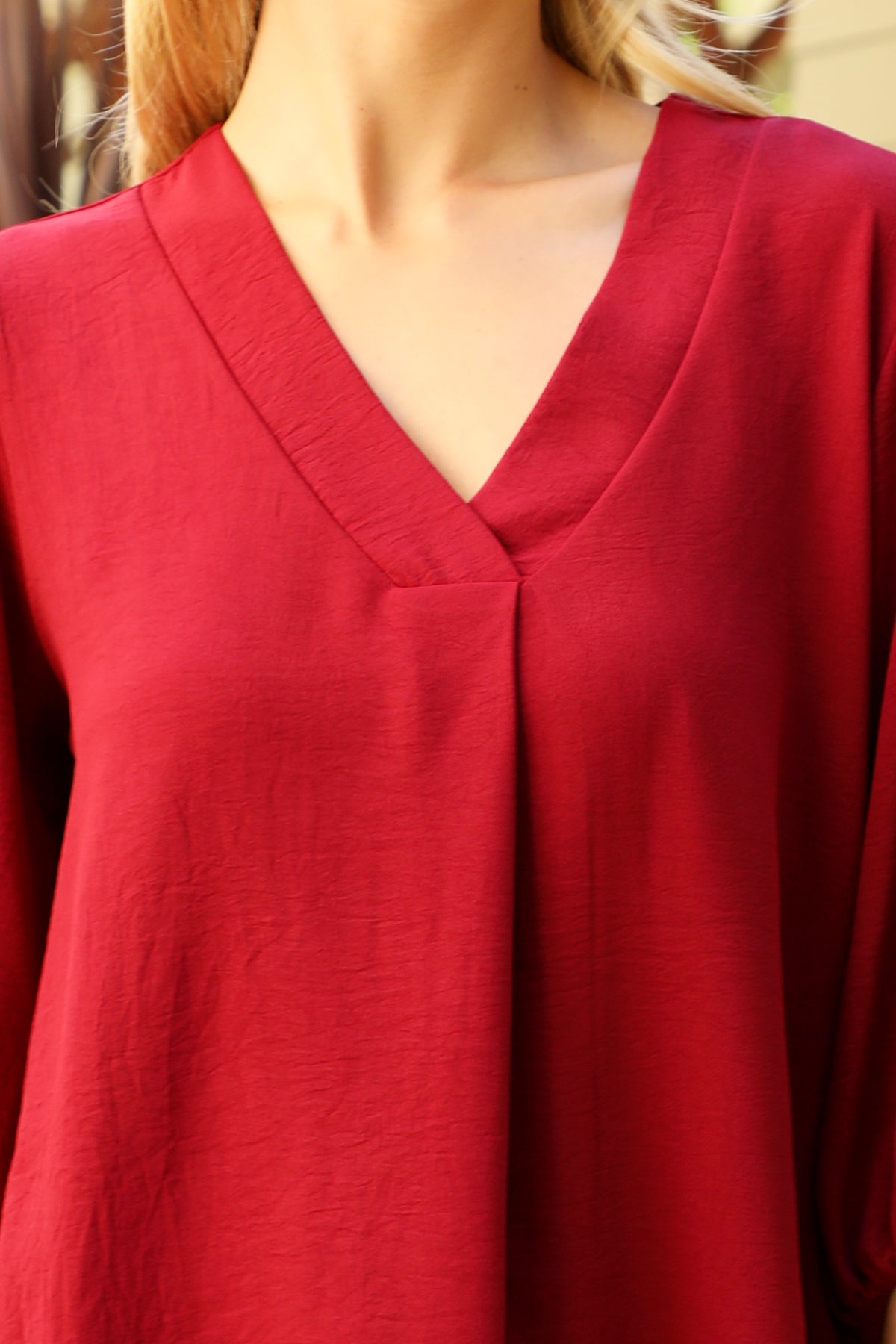 V-Neck Elastic Tunnel Sleeve Woven Top
